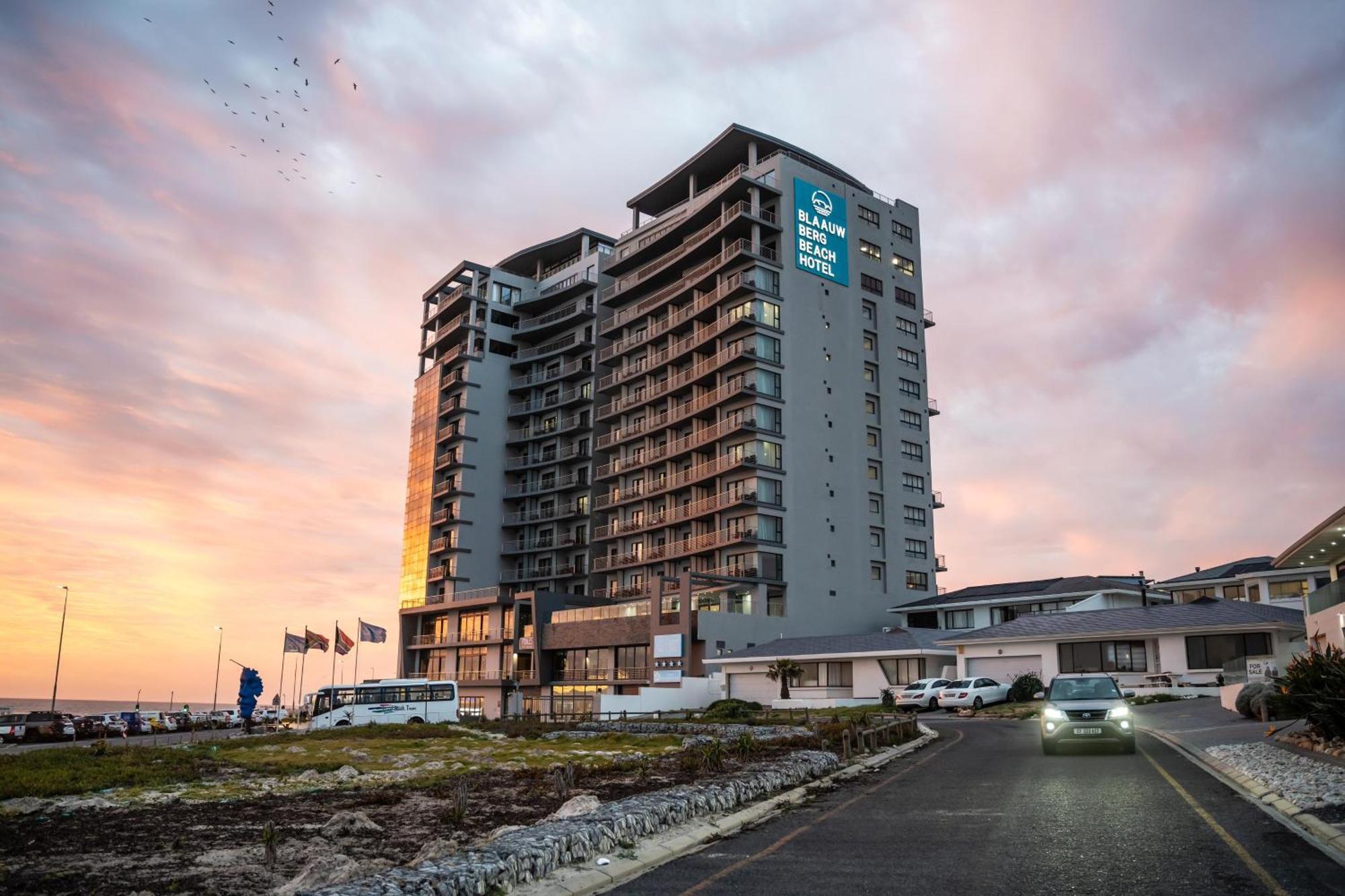 Blaauwberg Beach Hotel Bloubergstrand Exterior foto